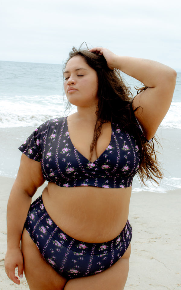 Lover Bottom in Midnight bloom