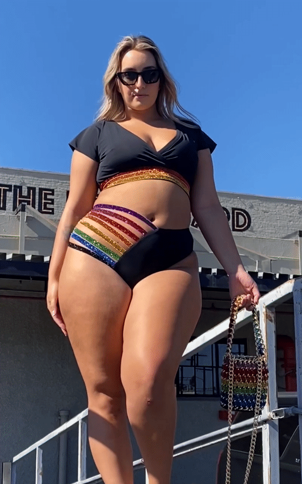 Bella Bottom in Rainbow Magic